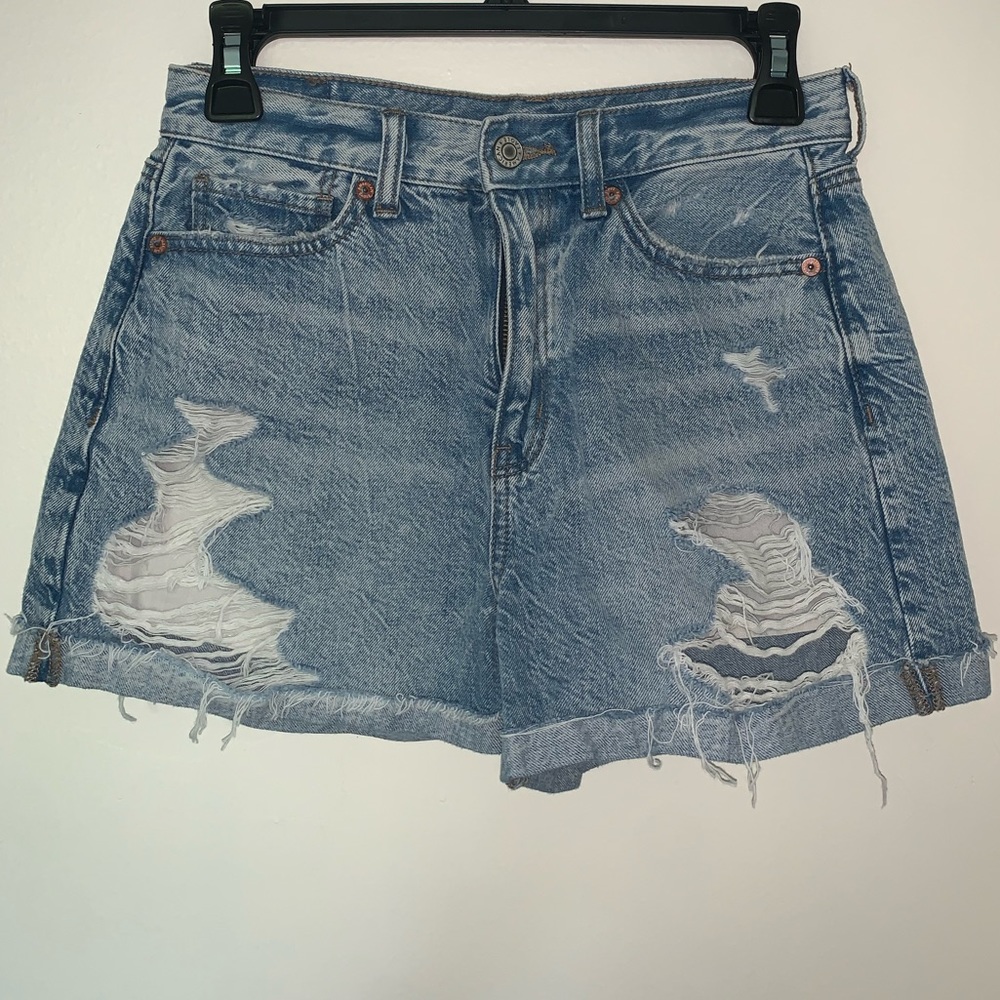 AMERICAN EAGLE MOM JEAN SHORTS SIZE 2